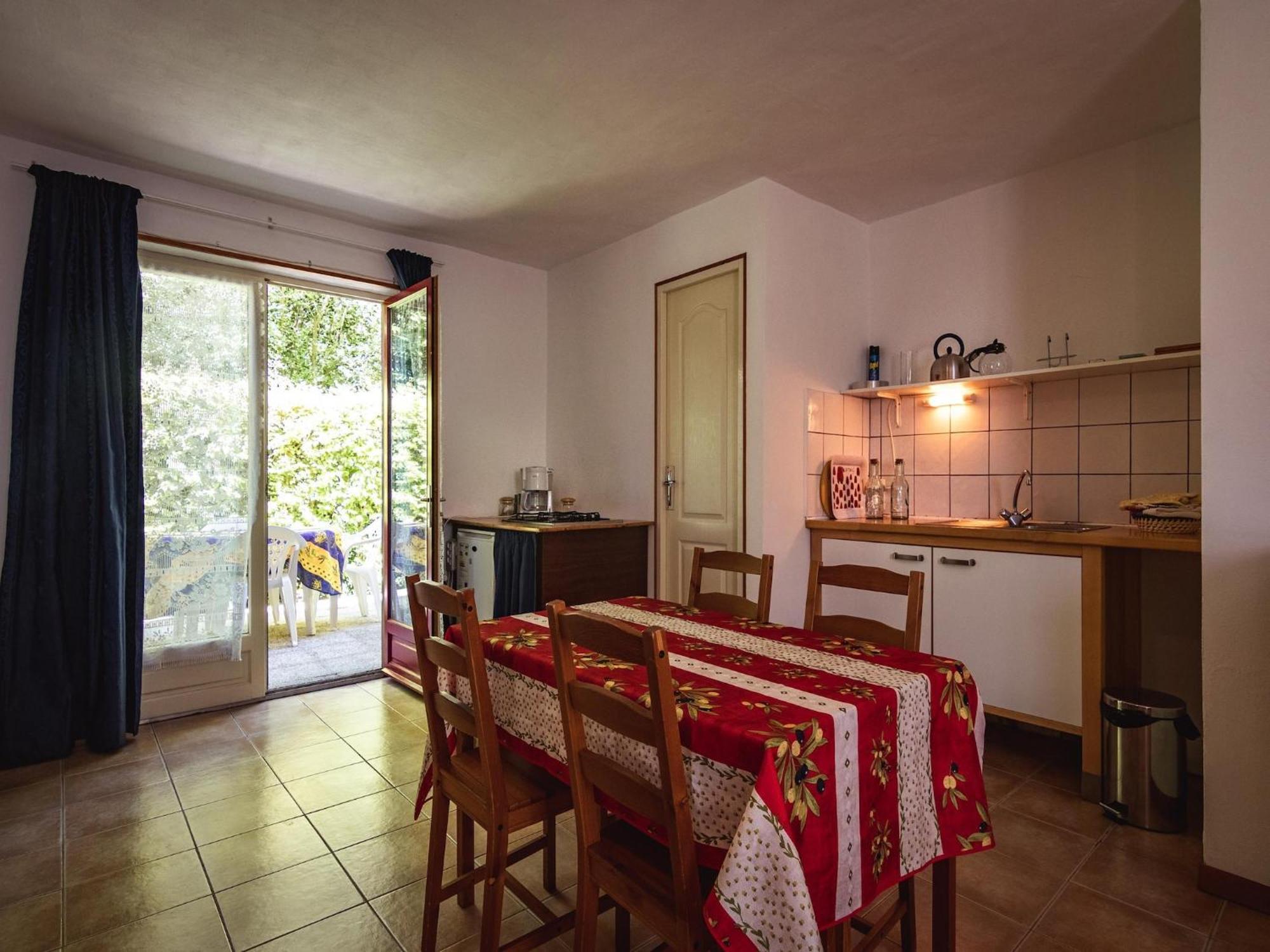 Charming Gite With Pool In Vezac Beynac-et-Cazenac Ngoại thất bức ảnh