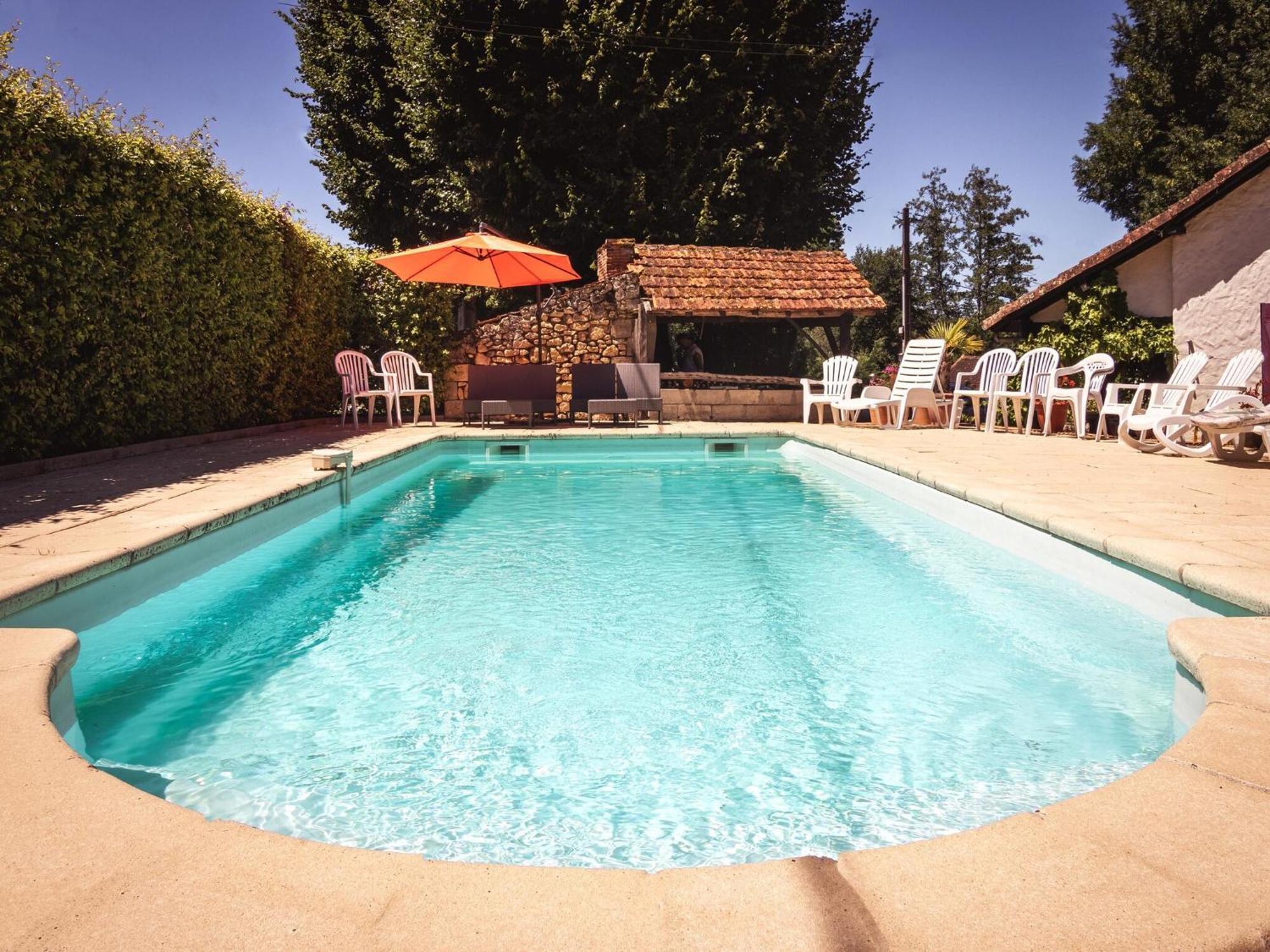 Charming Gite With Pool In Vezac Beynac-et-Cazenac Ngoại thất bức ảnh